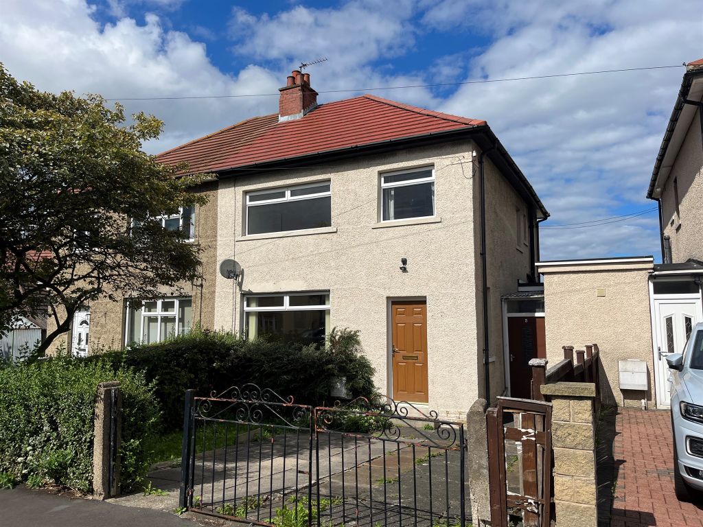 3 bed semidetached house for sale in Kingston Avenue, Huddersfield HD5, £160,000 Zoopla