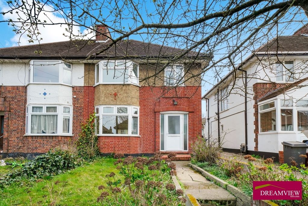 3 bed semidetached house for sale in Selbourne Gardens, London NW4