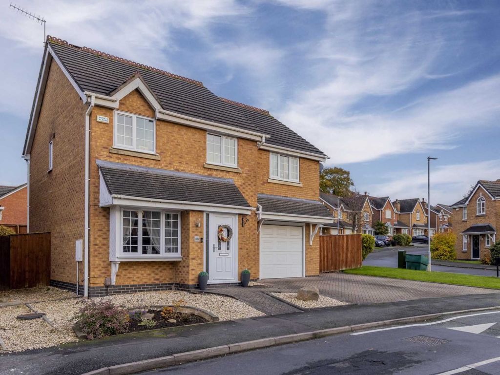 4 bed detached house for sale in Highland Drive, Lightwood ST3, £