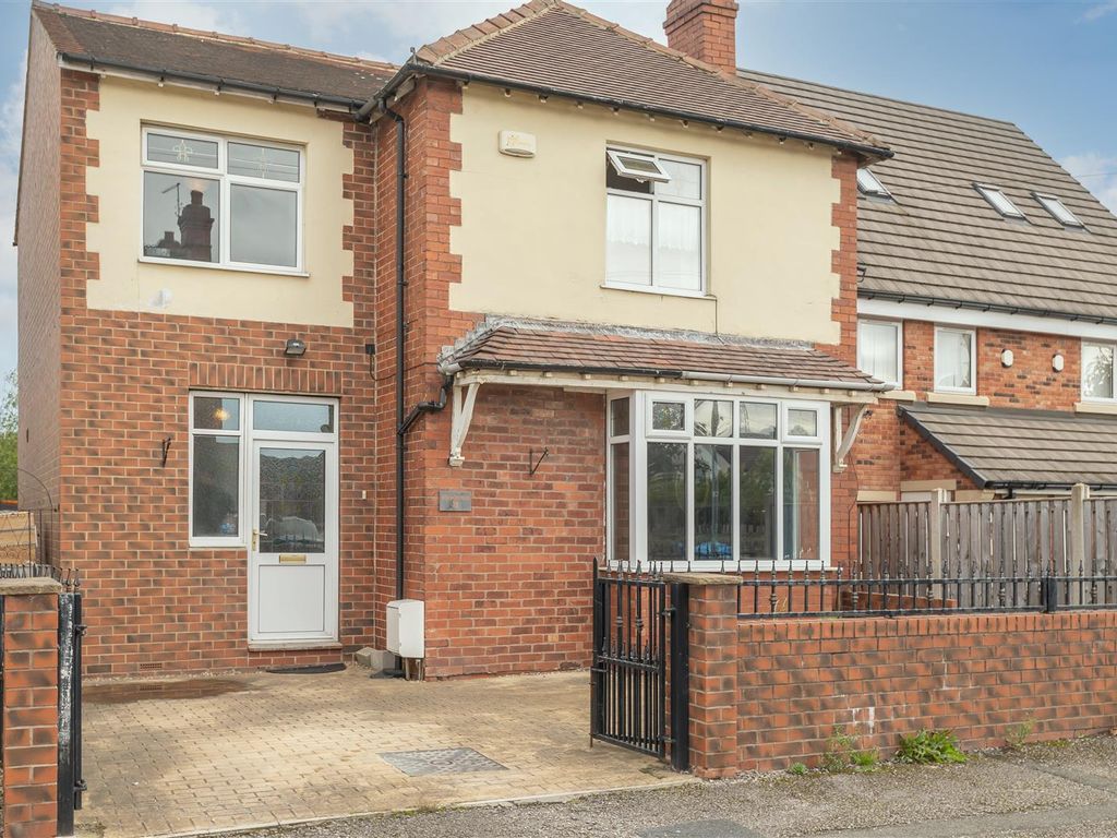 4 bed detached house for sale in Lingwell Nook Lane, Lofthouse Gate