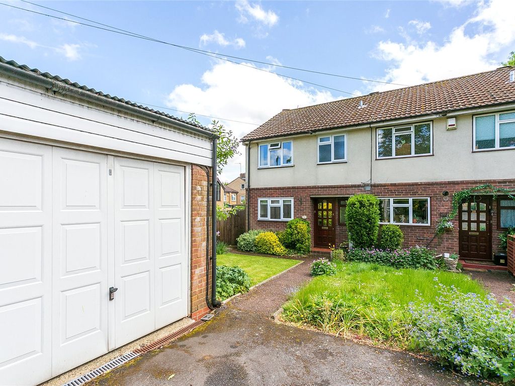 3 bed end terrace house for sale in Melbourne Road, Bushey