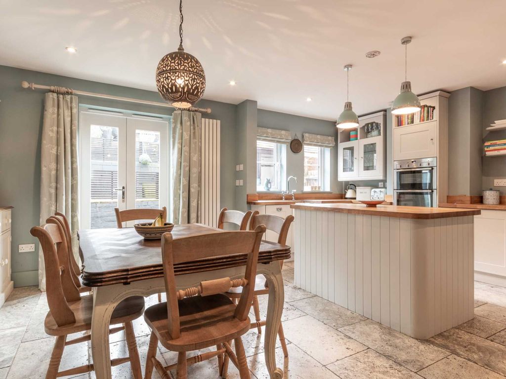 3 bed terraced house for sale in Holden Corner, Southborough, Tunbridge