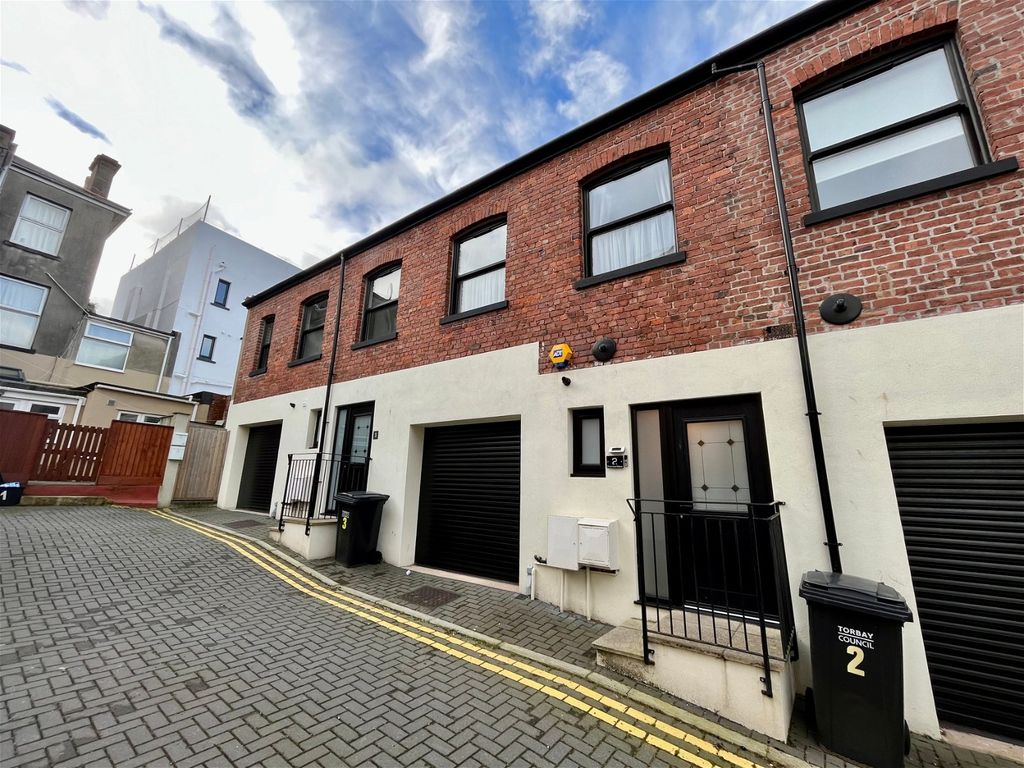 2 bed for sale in Southlands Road, Torquay TQ2, £250,000