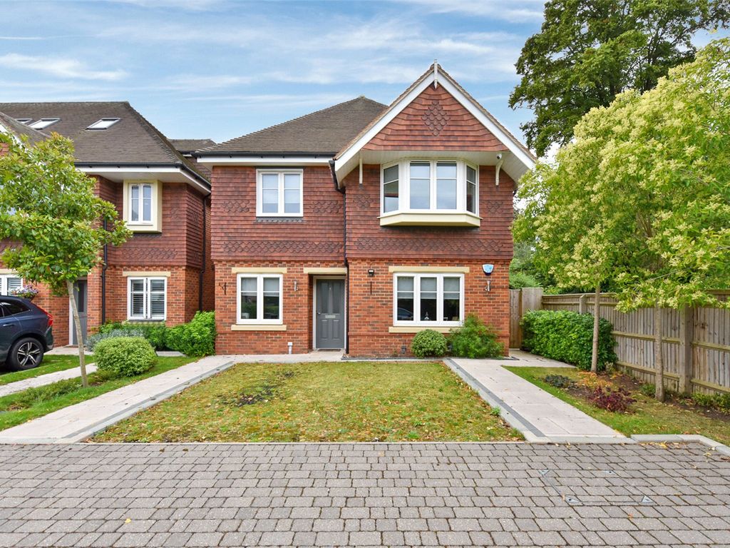 4 bed detached house for sale in Clewer Hill Road, Windsor, Berkshire