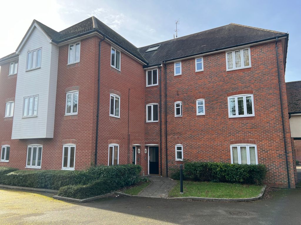 2 bed flat to rent in Penlon Place, Abingdon, Oxfordshire OX14, £1,300