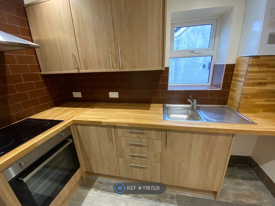 1 bed flat to rent in Poole Road, Bournemouth BH4 Zoopla