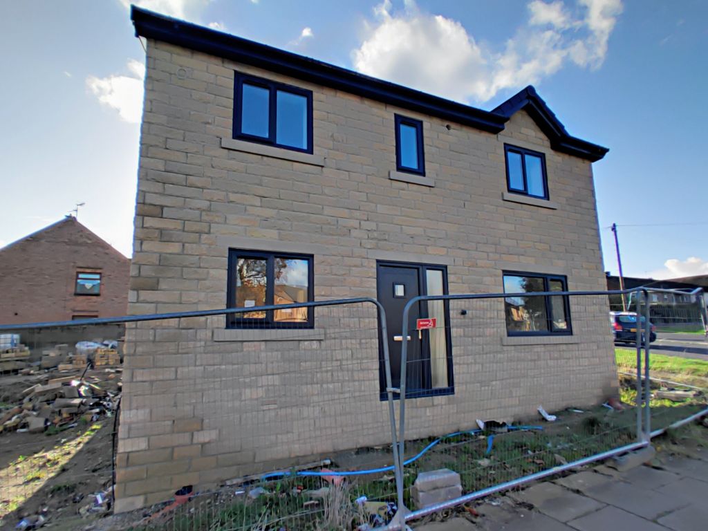 New home, 4 bed detached house for sale in Bradford Road, Clayton