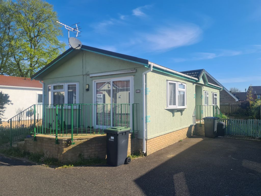 2 bed mobile/park home for sale in New Orchard Park, Littleport, Ely