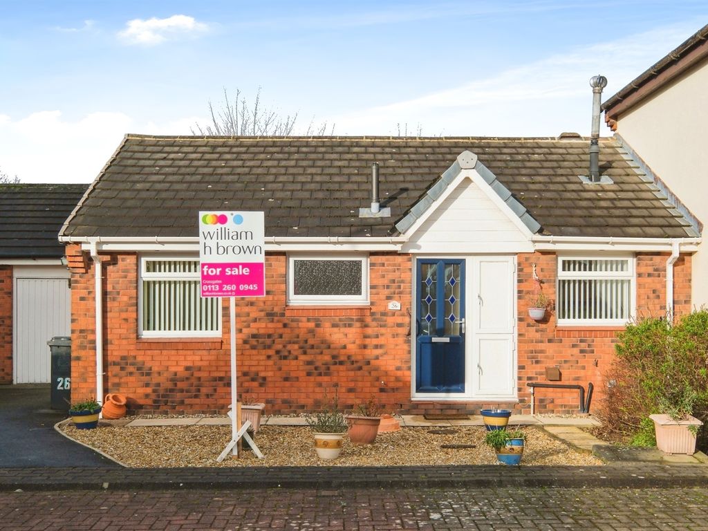2 bed semidetached bungalow for sale in High Bank Approach, Leeds LS15