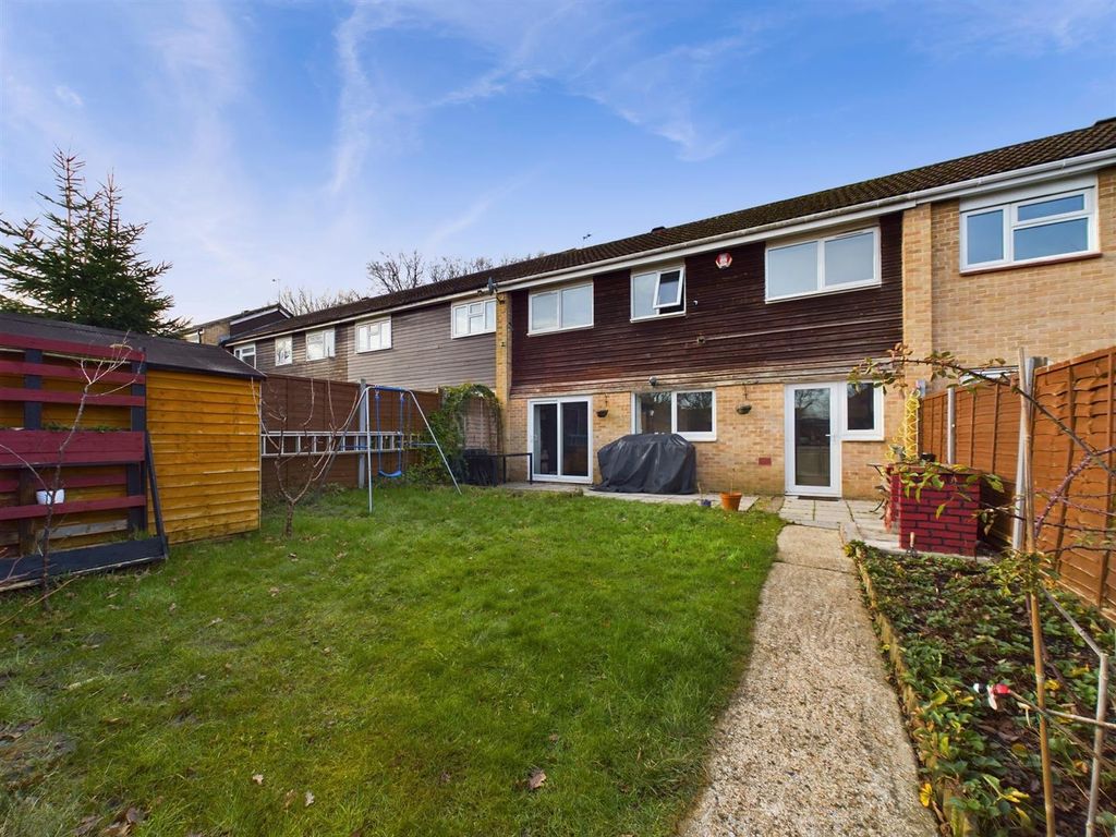 3 bed terraced house for sale in Shearwater Court, Ifield, Crawley RH11, £345,000 Zoopla