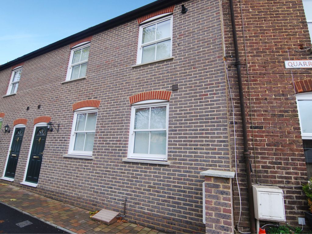 2 bed terraced house to rent in Quarry Hill Road, Borough Green
