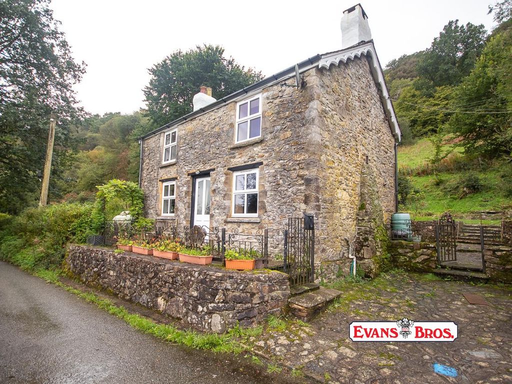 3 bed farm for sale in Abergorlech Road, Llanfynydd, Carmarthen SA32, £