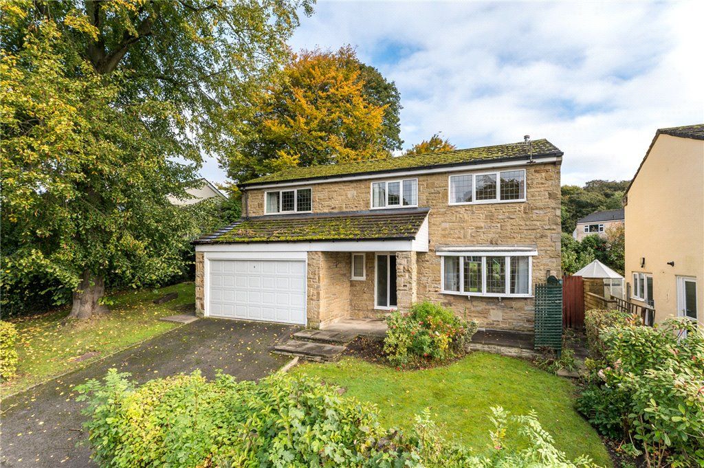 4 bed detached house for sale in Oakwood Drive, Bingley, West Yorkshire