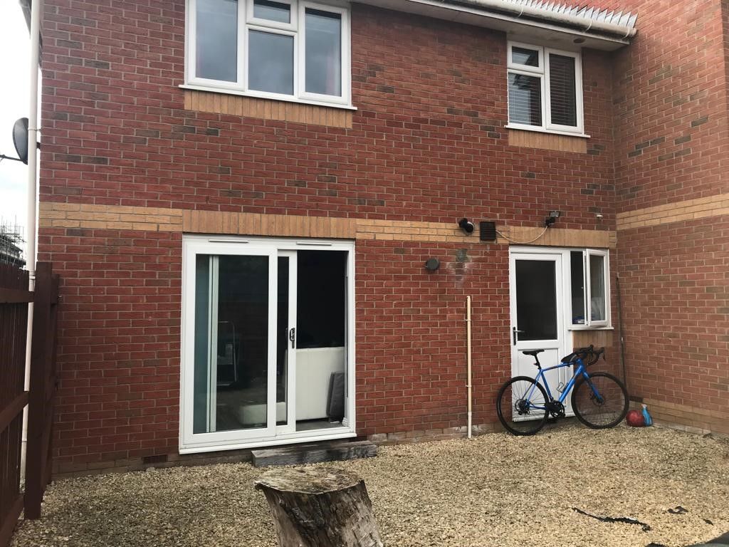 2 bed property to rent in Little Parr Close, Stapleton, Bristol BS16, £