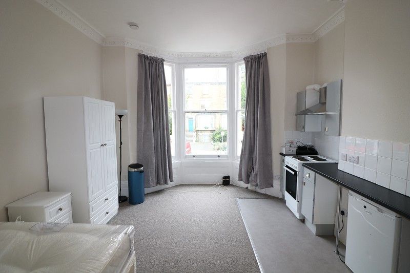 Studio to rent in Windsor Road, Ealing, London W5, £1,200 pcm Zoopla