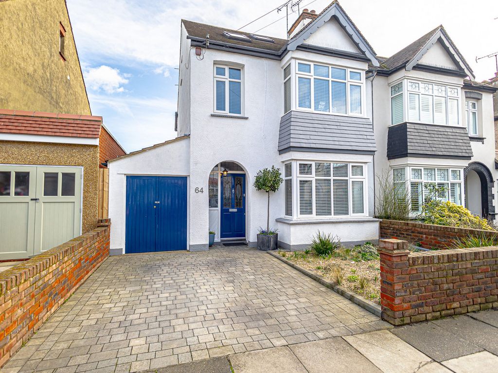 5 bed semidetached house for sale in Cricketfield Grove, LeighOnSea