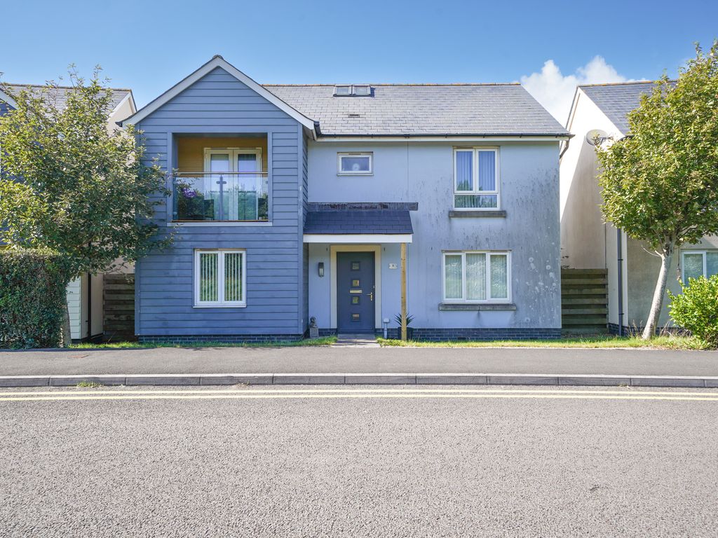 4 bed detached house for sale in Bwlchygwynt, Llanelli SA15, £485,000