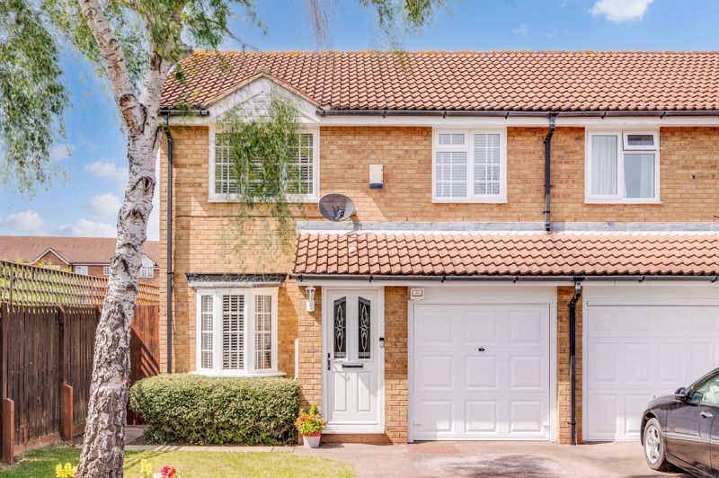 3 bed end terrace house for sale in Veals Mead, Mitcham CR4 - Zoopla