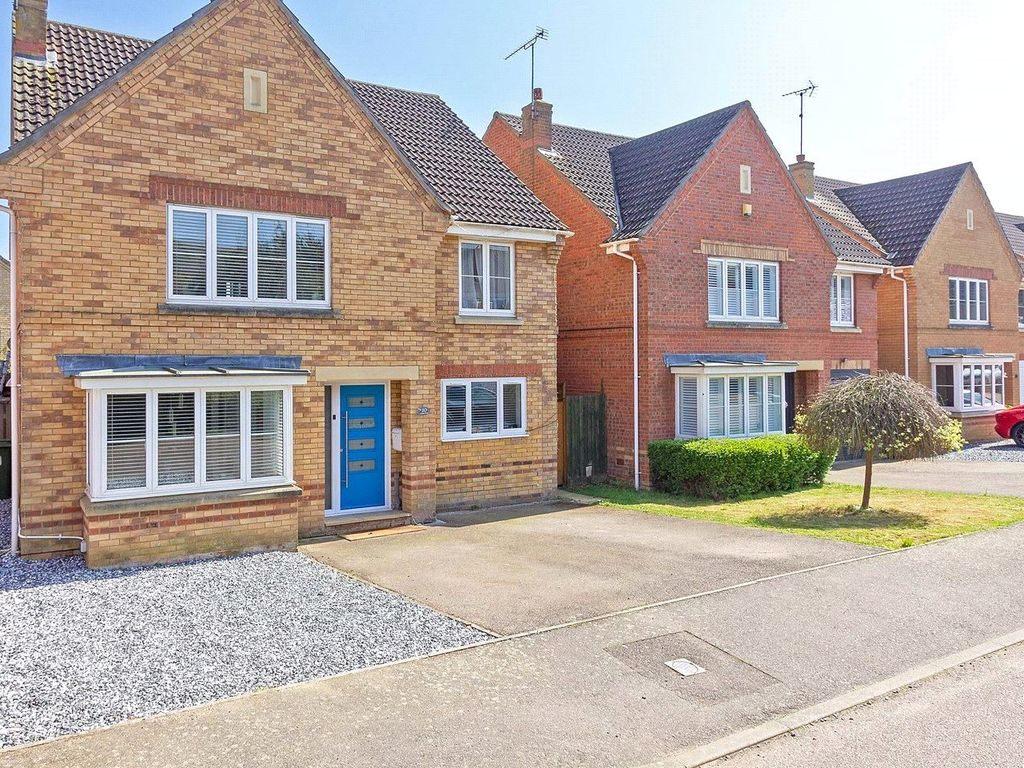 4 bed detached house for sale in Lorimar Court, Sittingbourne, Kent ME10 Zoopla