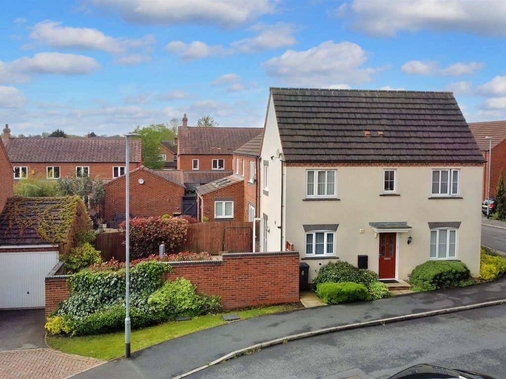 3 bed detached house for sale in Bramwell Drive, Bramcote, Nottingham