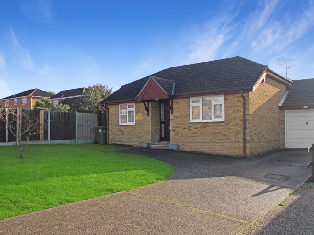 2 bed bungalow for sale in Broxted Drive, Wickford SS12 Zoopla