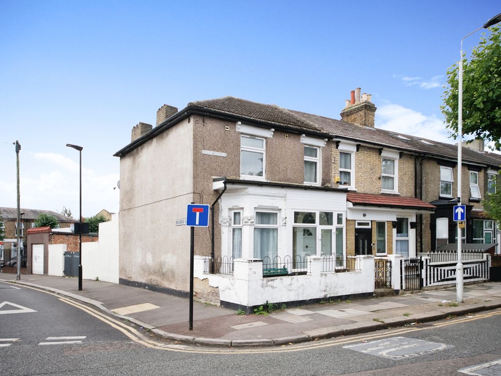 3 bed end terrace house for sale in Warwick Road, Manor Park E12, £