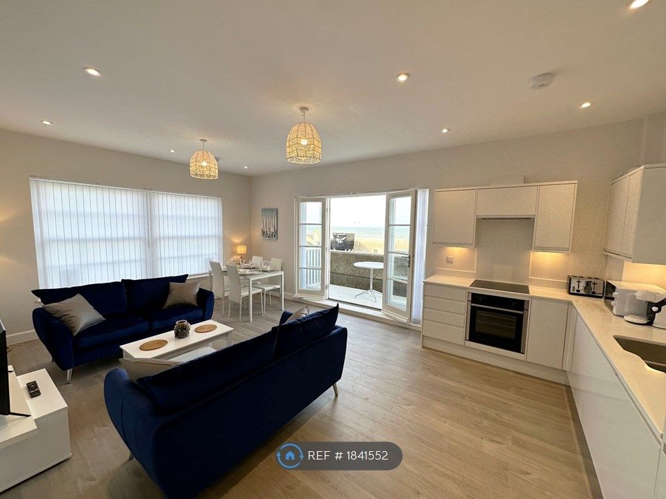 2 bed flat to rent in The Sands, Dymchurch, Romney Marsh TN29, £1,250