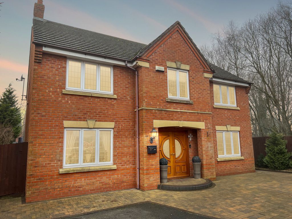 4 bed detached house for sale in Bulrush Close, Brownhills, Walsall WS8