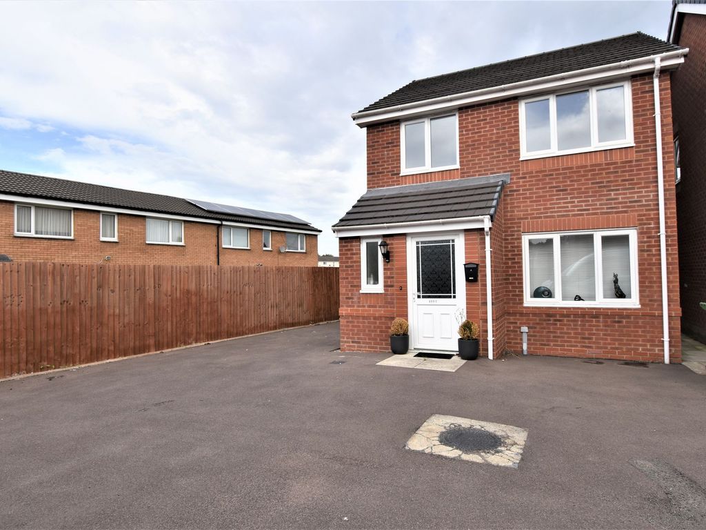 3 bed detached house for sale in Kirkless Street, Wigan WN1, £255,000 Zoopla