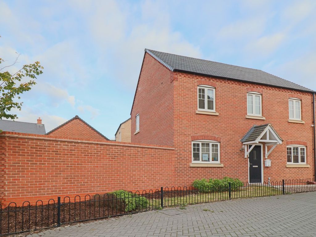4 bed detached house for sale in Cottesbrooke Way, Raunds, Wellingborough NN9 Zoopla