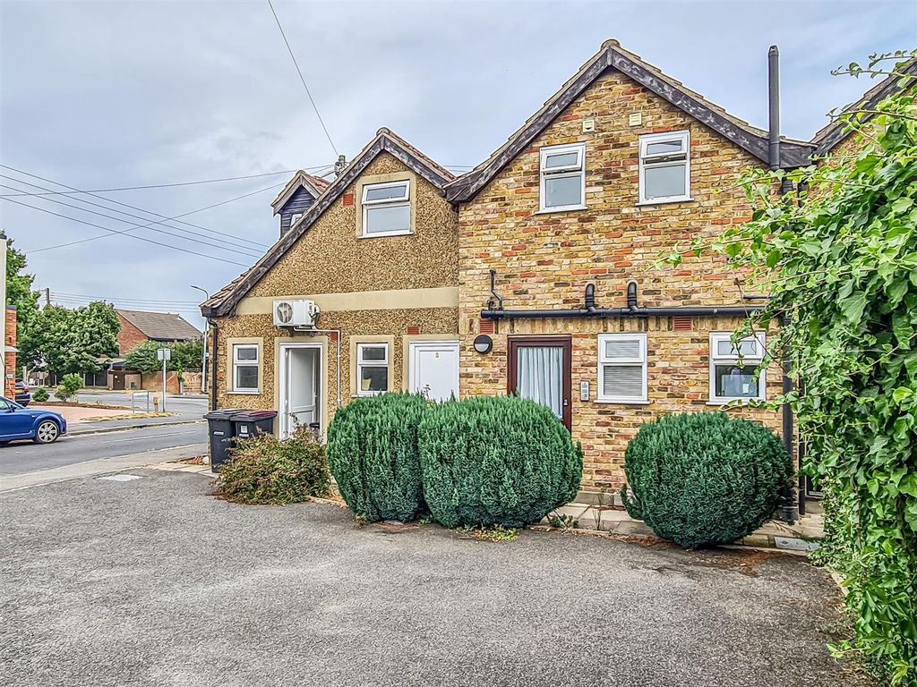 2 bed flat for sale in Ashingdon Road, Ashingdon, Rochford SS4 Zoopla