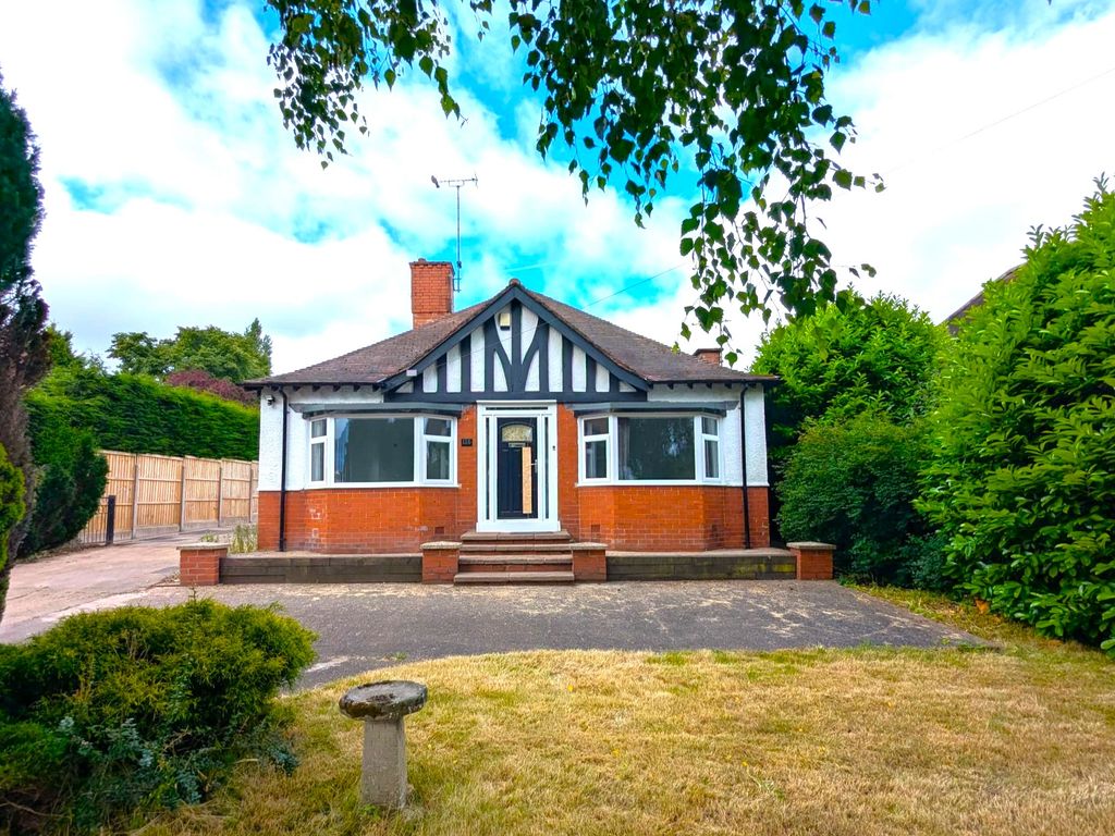 3 bed bungalow for sale in Chesterfield Road North, Mansfield