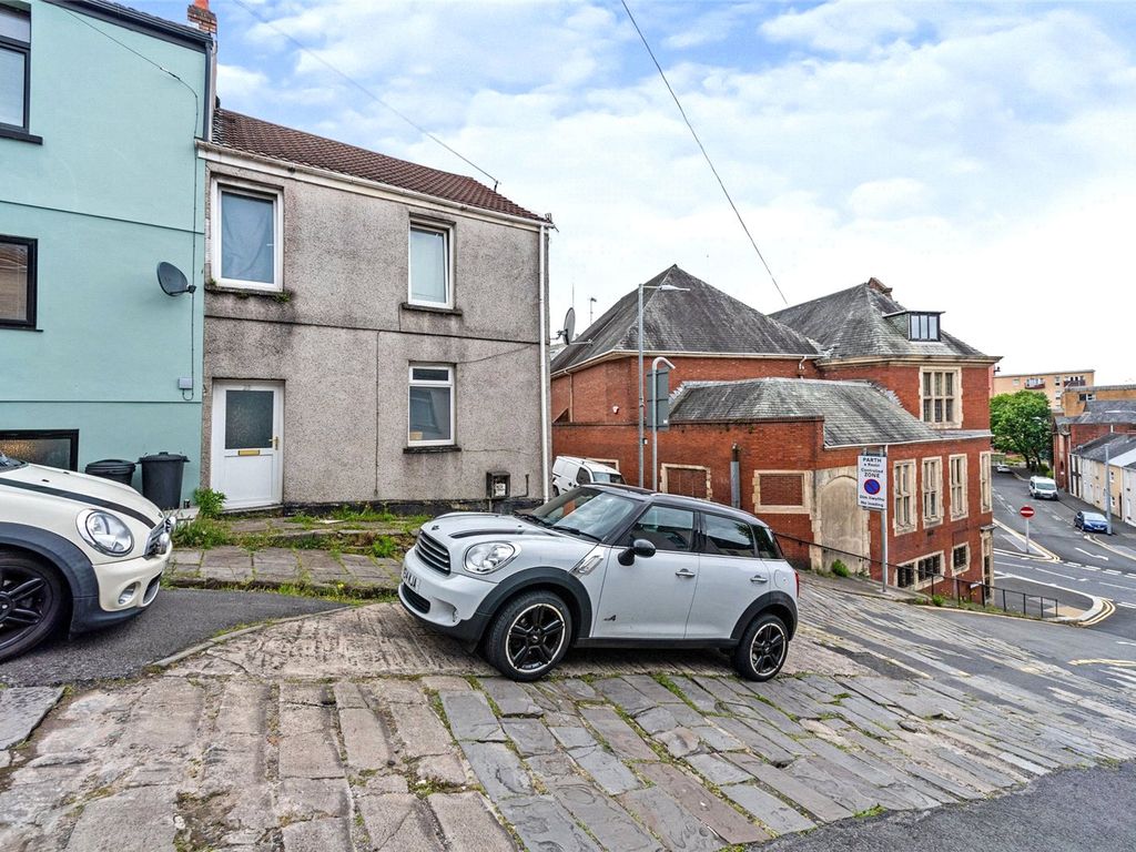 3 bed end terrace house for sale in Clifton Hill, Abertawe, Clifton