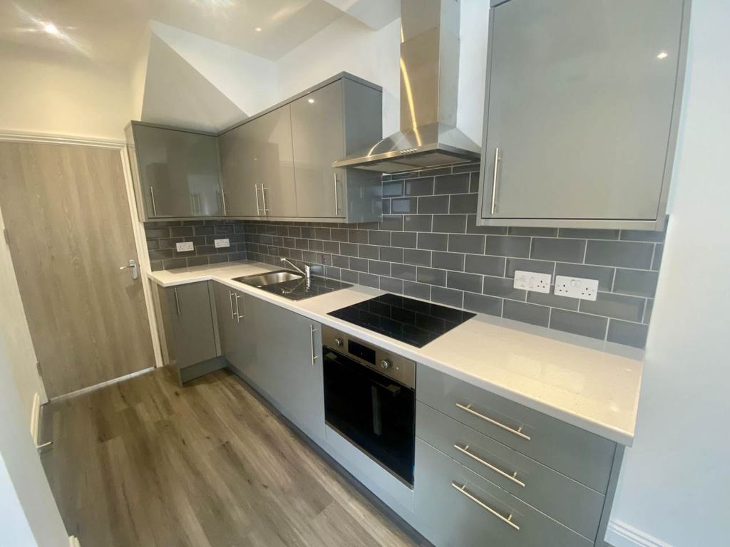 4 bed property to rent in Robert Street, Manselton, Swansea SA5, £1,200 pcm Zoopla