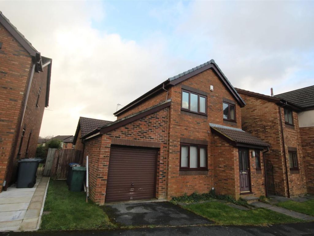 3 bed detached house for sale in Cambrian Bar, Low Moor, Bradford BD12