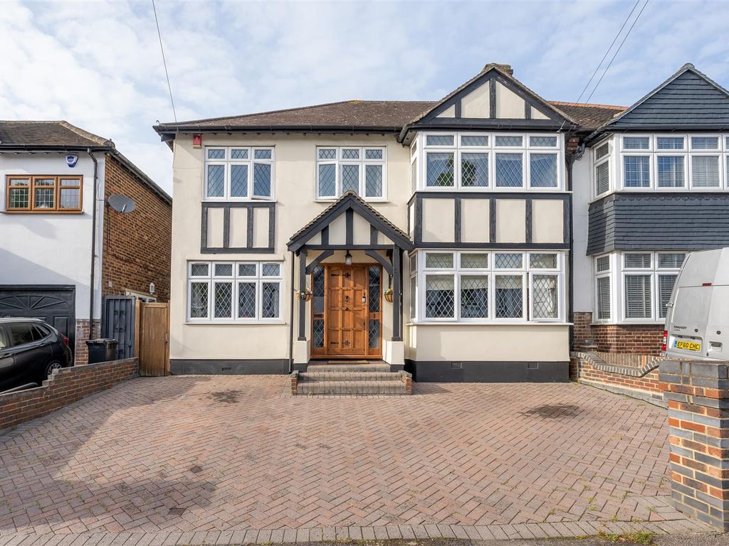 5 bed semidetached house for sale in Nevin Drive, London E4, £1,000,000 Zoopla