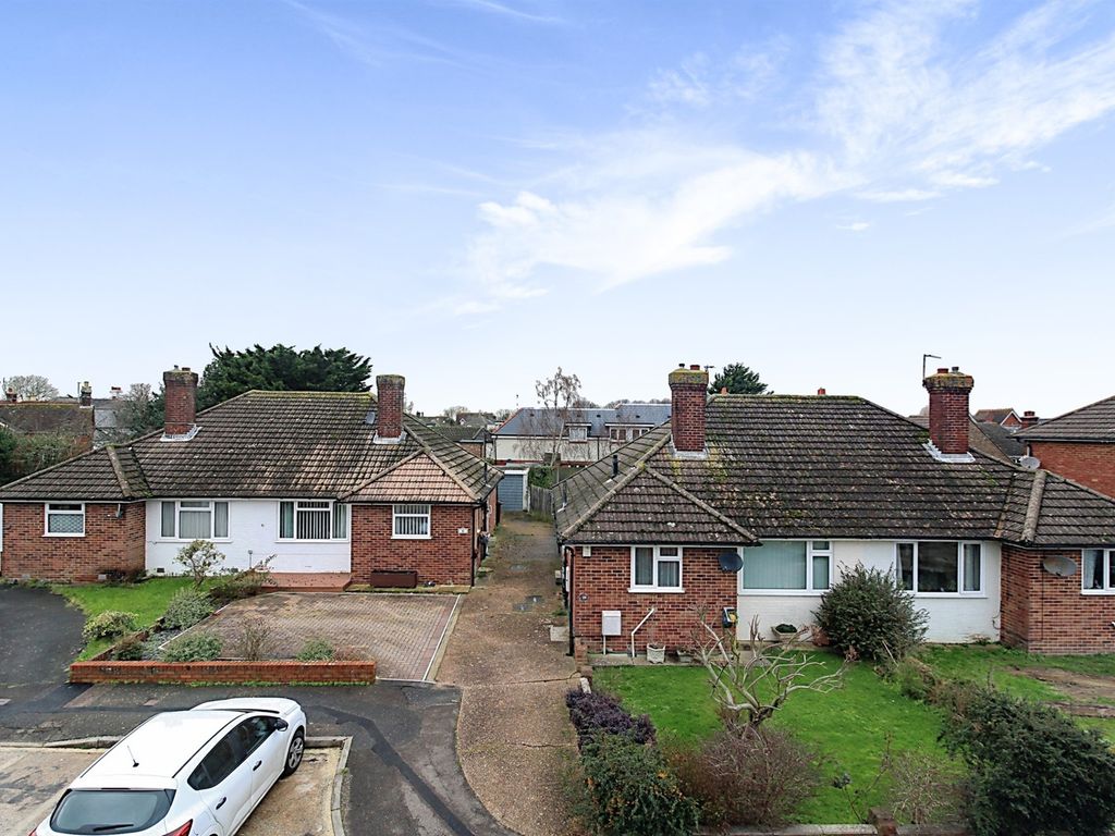 2 bed semidetached bungalow for sale in Battle Crescent, Hailsham BN27
