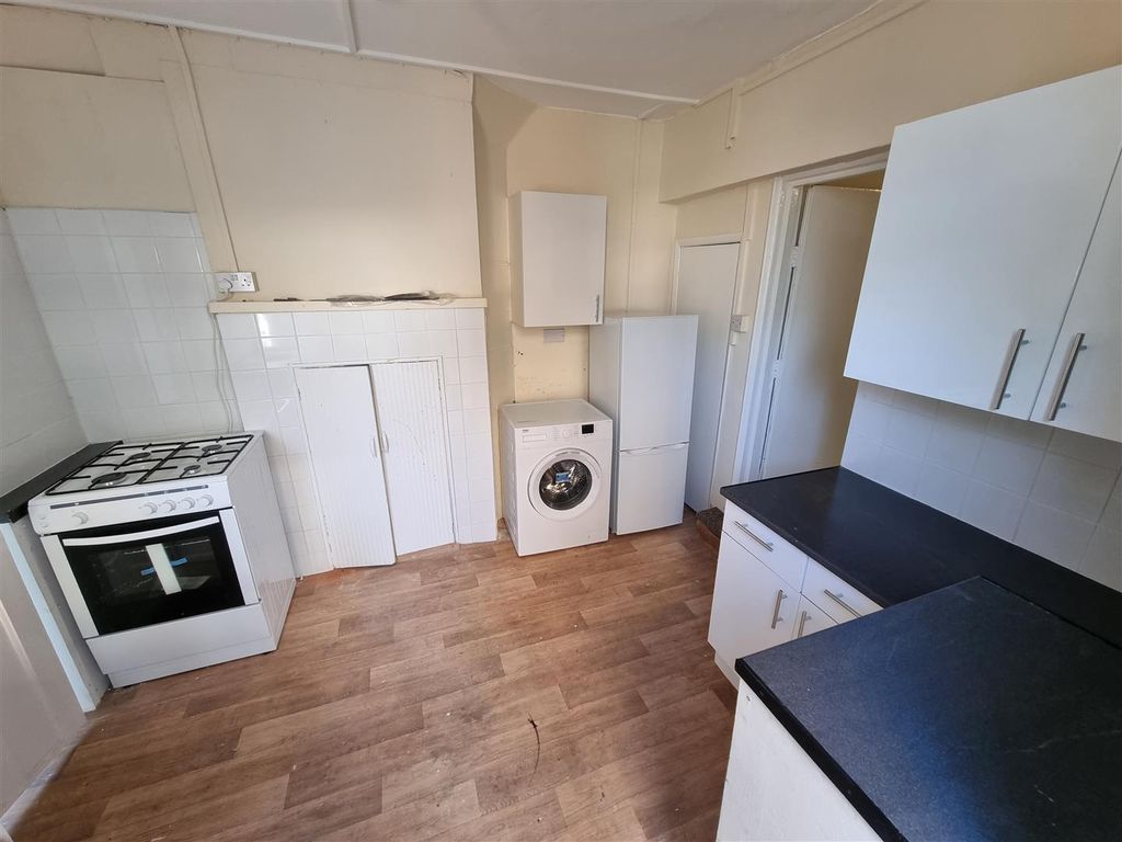 Studio to rent in Brudenell Road, London SW17, £1,000 pcm Zoopla