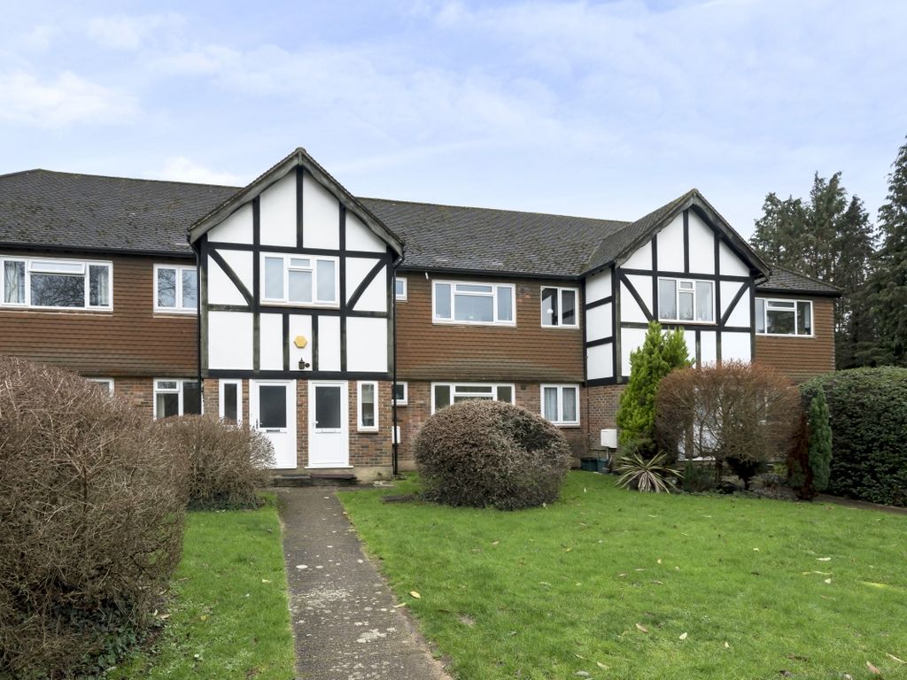 2 bed to rent in Axwood, Epsom KT18, £1,500 pcm Zoopla