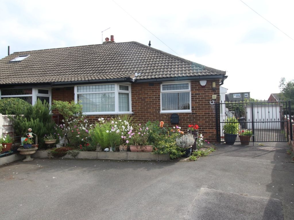 2 bed bungalow for sale in Lawefield Avenue, Rothwell, Leeds LS26 Zoopla