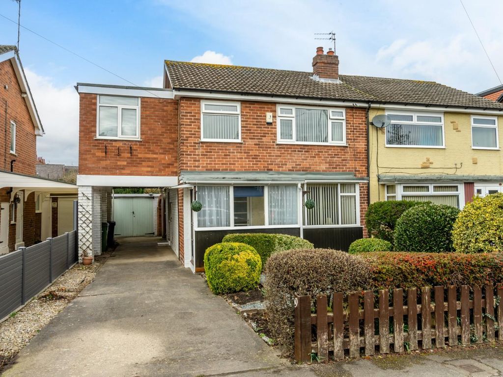 4 bed semidetached house for sale in Danebury Drive, York YO26 Zoopla