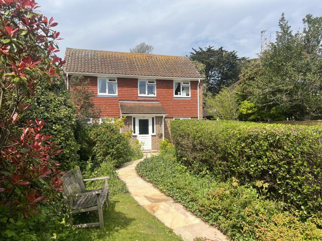 5 bed detached house to rent in Denton Road, Eastbourne BN20 Zoopla