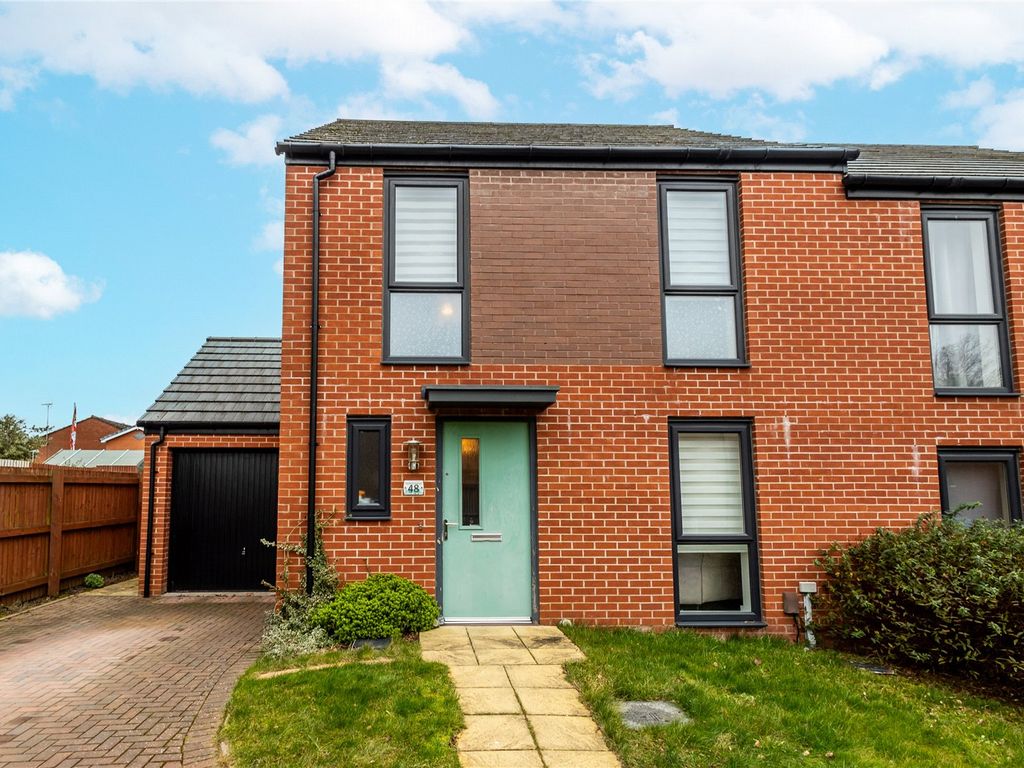 3 bed semidetached house for sale in Parkland Avenue, Dawley, Telford