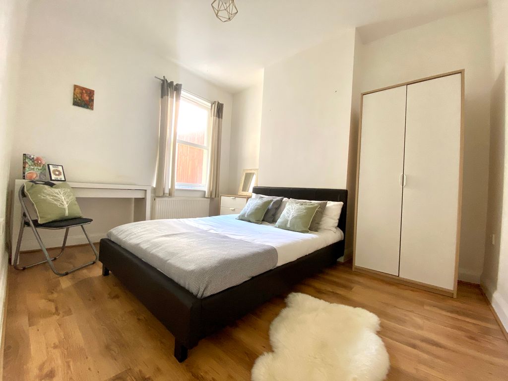 Room to rent in Wickham Lane, London SE2, £765 pcm Zoopla