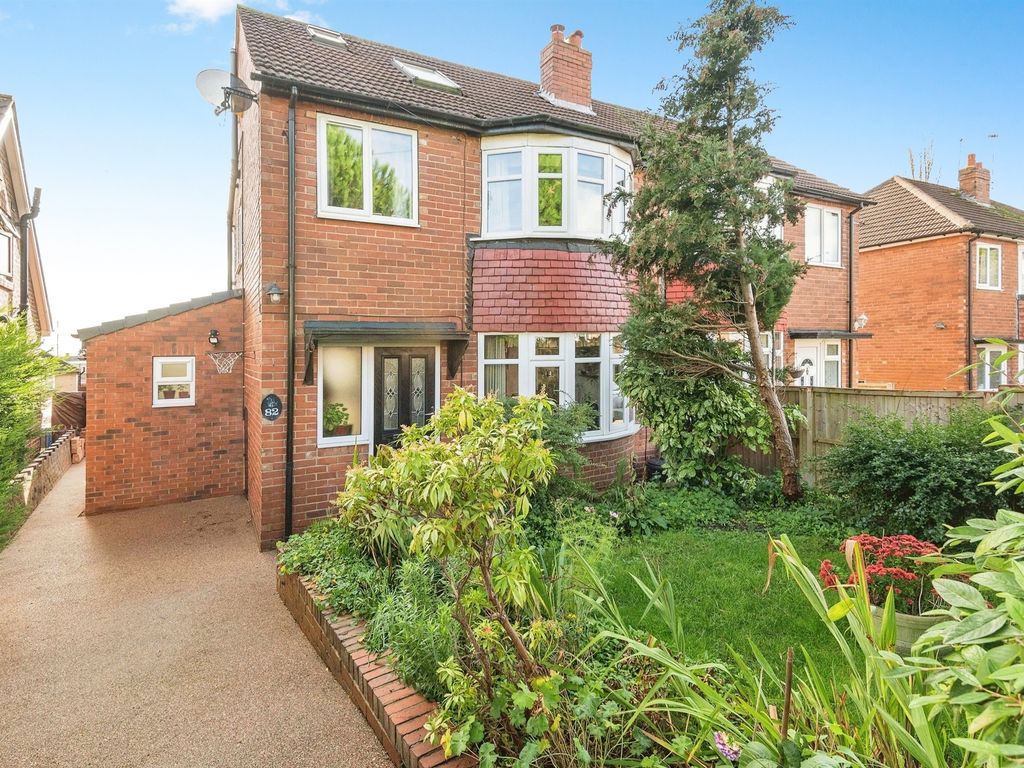 4 bed semidetached house for sale in Montagu Crescent, Leeds LS8, £