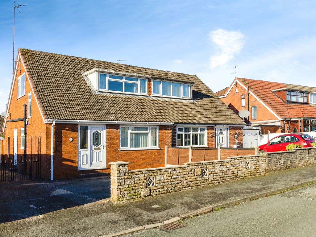 3 bed semidetached house for sale in Lingfield Crescent, Wigan WN6, £
