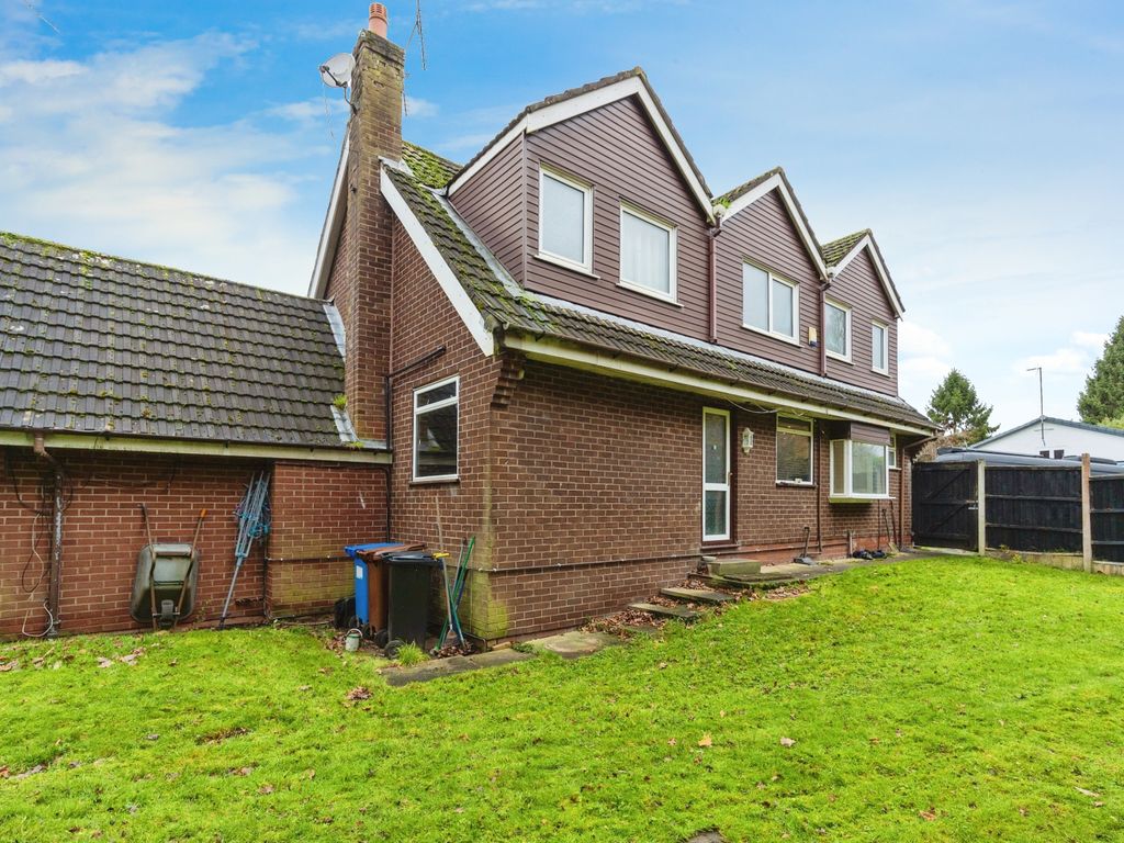 4 bed detached house for sale in Gilbert Bank, Bredbury, Stockport
