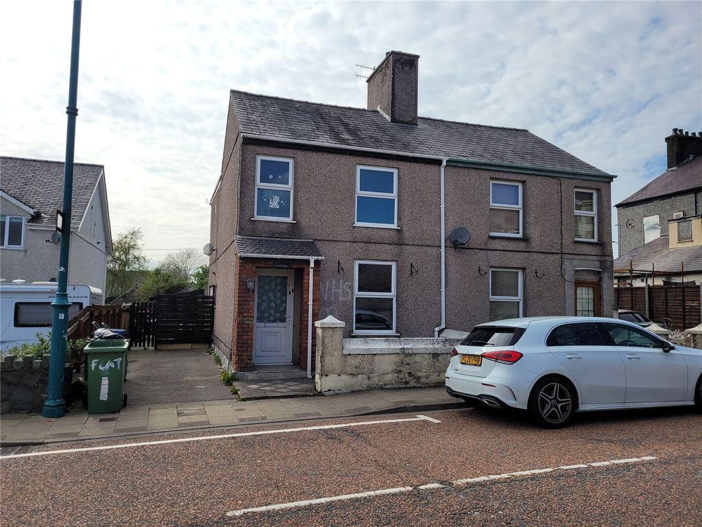 3 bed semidetached house for sale in Llanllyfni Road, Penygroes