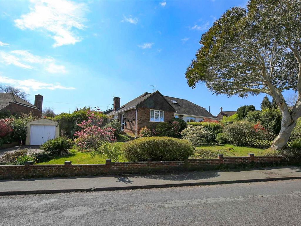 2 bed semidetached bungalow for sale in Lingfield Road, Borough Green