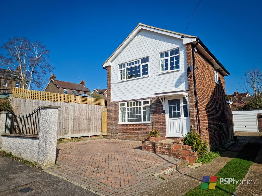 3 bed detached house for sale in Bruce Close, Haywards Heath RH16 Zoopla